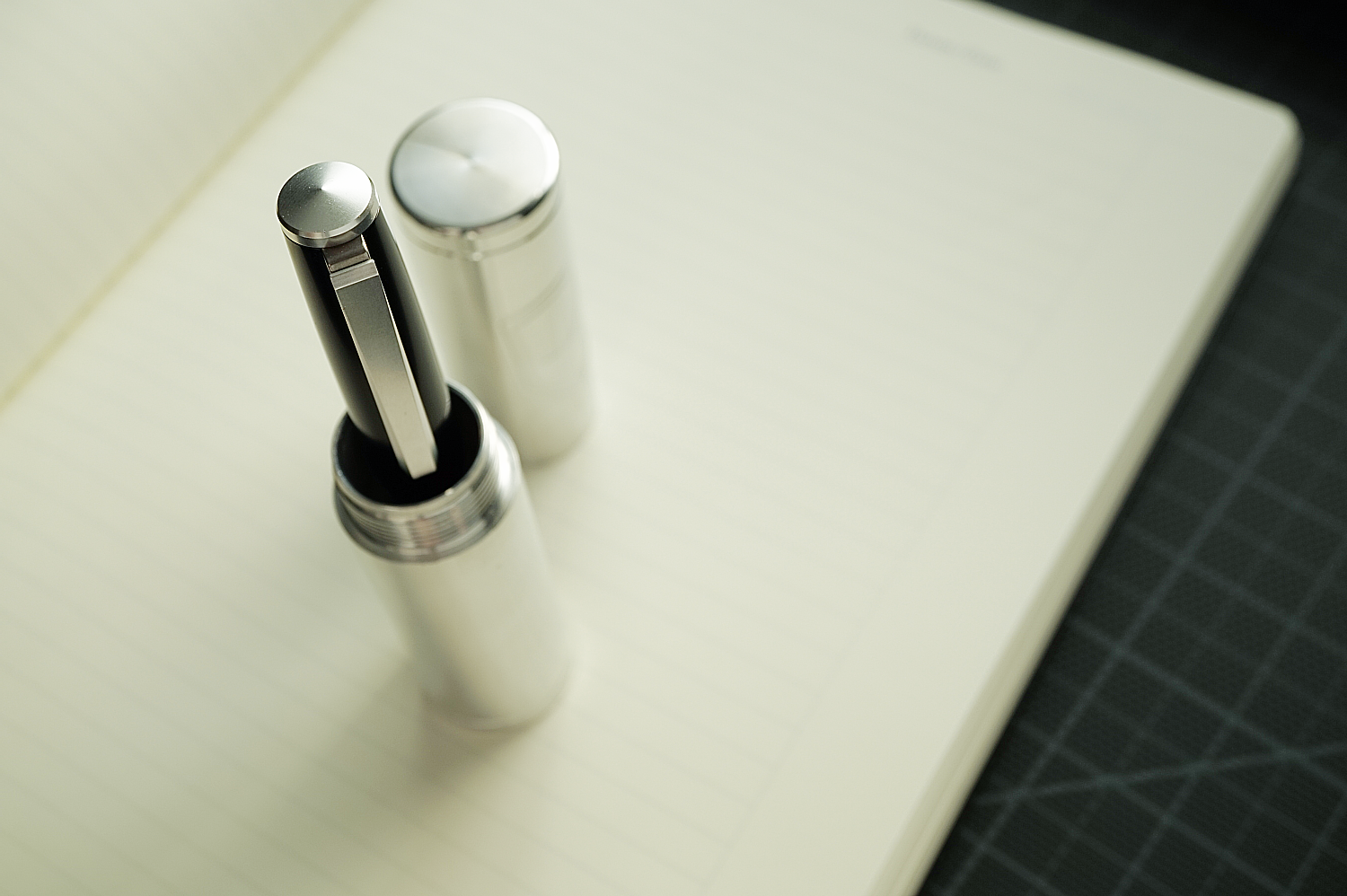 超美品 Karas Pen Co. Decograph 万年筆 USA Black Decograph Signature Fountain Pen - Karas Pen Co.